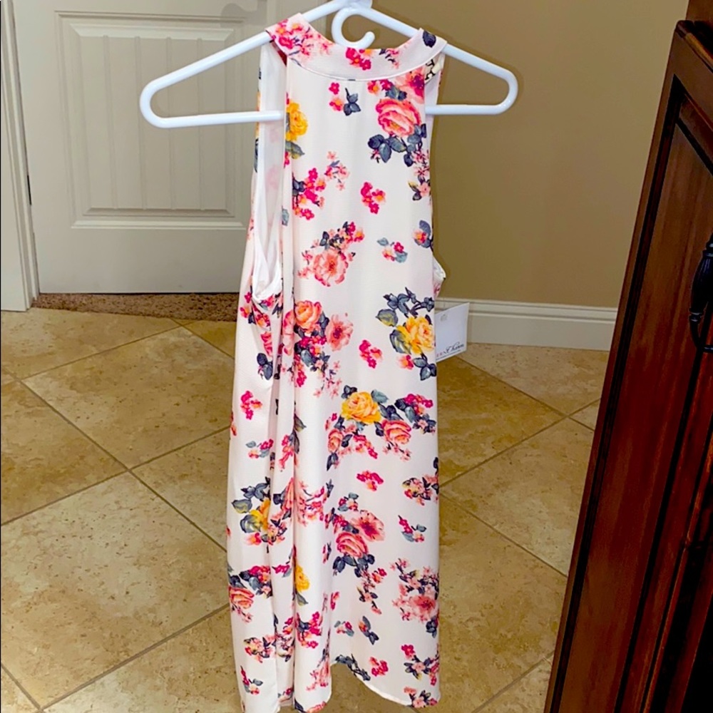 Sleeveless dress